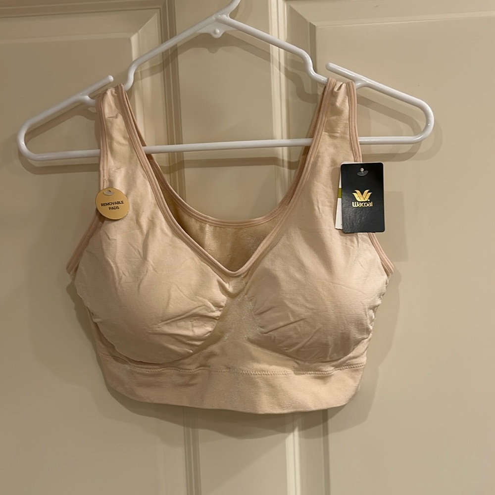 NWT Wacoal b-smooth Bralette.  Size 44.   Neutral color.